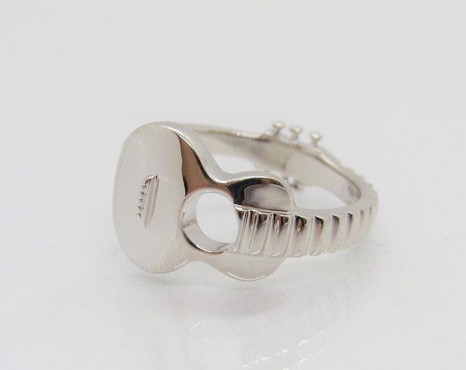 Vintage Sterling Silver Lovely Guitar Band Ring Size 8