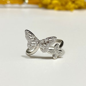 Vintage Sterling Silver White Topaz Butterfly Ring.