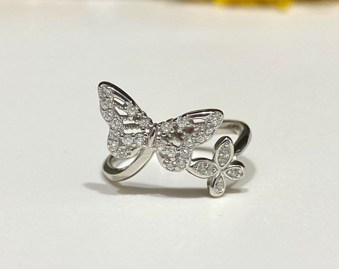 Vintage Sterling Silver White Topaz Butterfly Ring.
