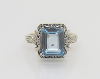 Vintage Sterling Silver Aquamarine Carved Dome Ring.