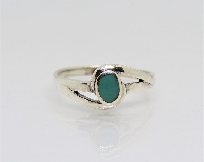 Vintage Sterling Silver Turquoise Ring Size 8