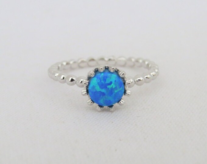 Vintage Sterling Silver Blue Opal Crown Ring Size 7