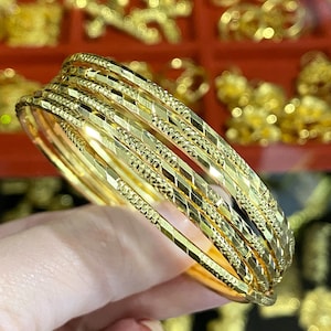 18K Yellow Gold 7 Pieces Set Bangle Diamond Cut. 52mm, Vintage Bangle.