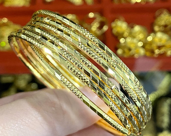 18K Yellow Gold 7 Pieces Set Bangle Diamond Cut. 52mm, Vintage Bangle.