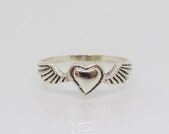 Vintage Sterling Silver Heart & Wings Ring Size 9