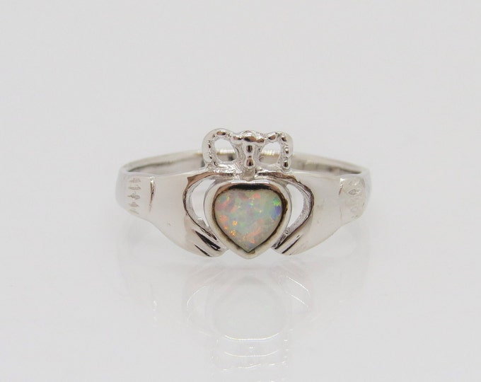 Vintage Claddagh Sterling Silver White Opal Ring Size 9