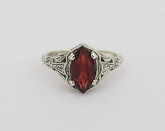 Sterling Silver Natural Garnet Filigree Ring.