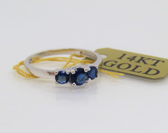Vintage 14K Solid White Gold Blue Sapphire Three stones Ring Size 7