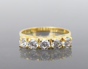 Vintage 18K Solid Yellow Gold White Topaz Band Ring Size 7.5