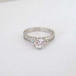 Vintage Sterling Silver White CZ stone High Setting Ring Size 9