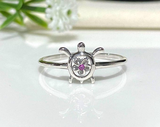 Vintage Sterling Silver Small Red Ruby Turtle Ring Size 7