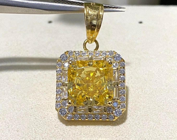 Vintage 15K 610 Solid Gold Citrine & White Topaz Pendant.