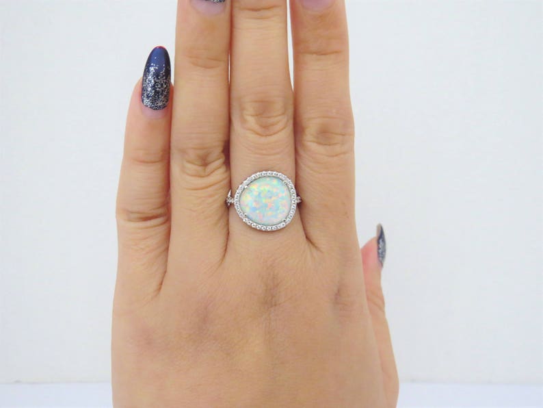 Vintage Sterling Silver White Opal /& White Topaz Ring Size 7