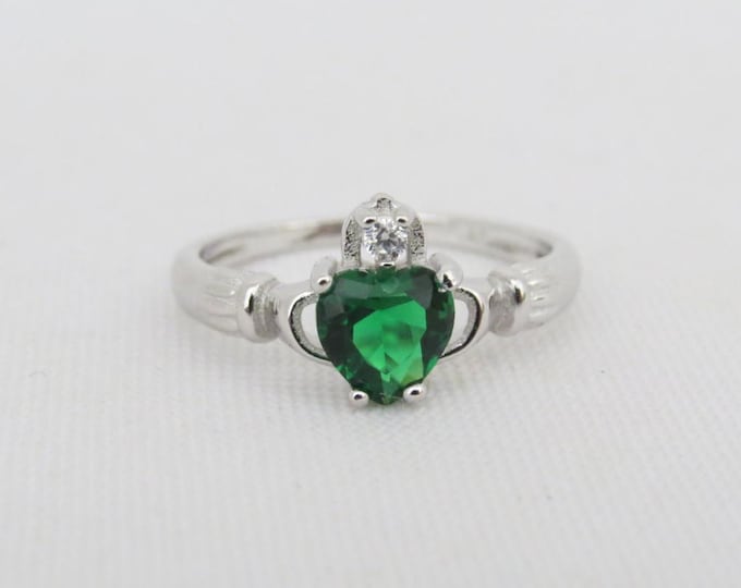 Vintage Claddagh Sterling Silver Emerald & White Topaz Ring Size 7