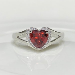Vintage Sterling Silver Garnet & White Topaz Heart Ring.