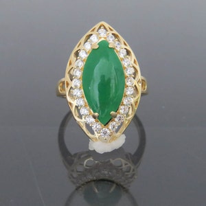 Vintage 18K Gold Apple Green Jadeite & White Topaz Ring - Size 7.25.