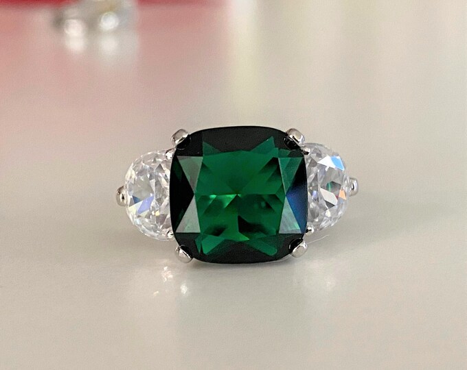 Vintage Sterling Silver Emerald & White Topaz Three Stone Ring.