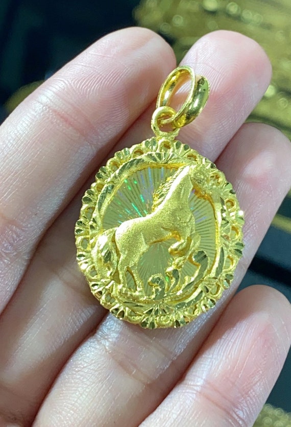 Vintage 24K 980 Solid Pure Gold Diamond cut Horse 