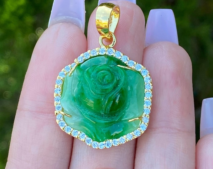 Vintage 18K Solid Gold Green, White Jadeite Jade & White Topaz Rose Flower Pendant.