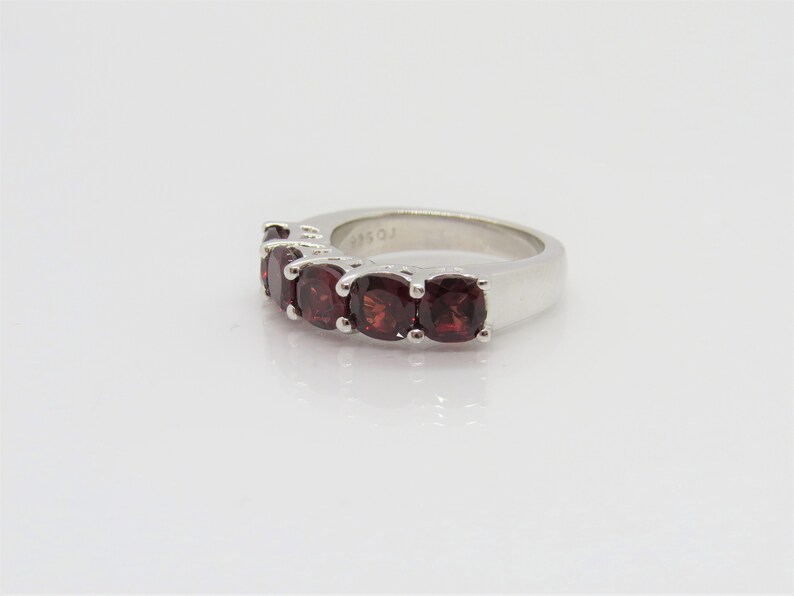 Vintage Sterling Silver 3.35ct Natural Garnet Ring Size 7