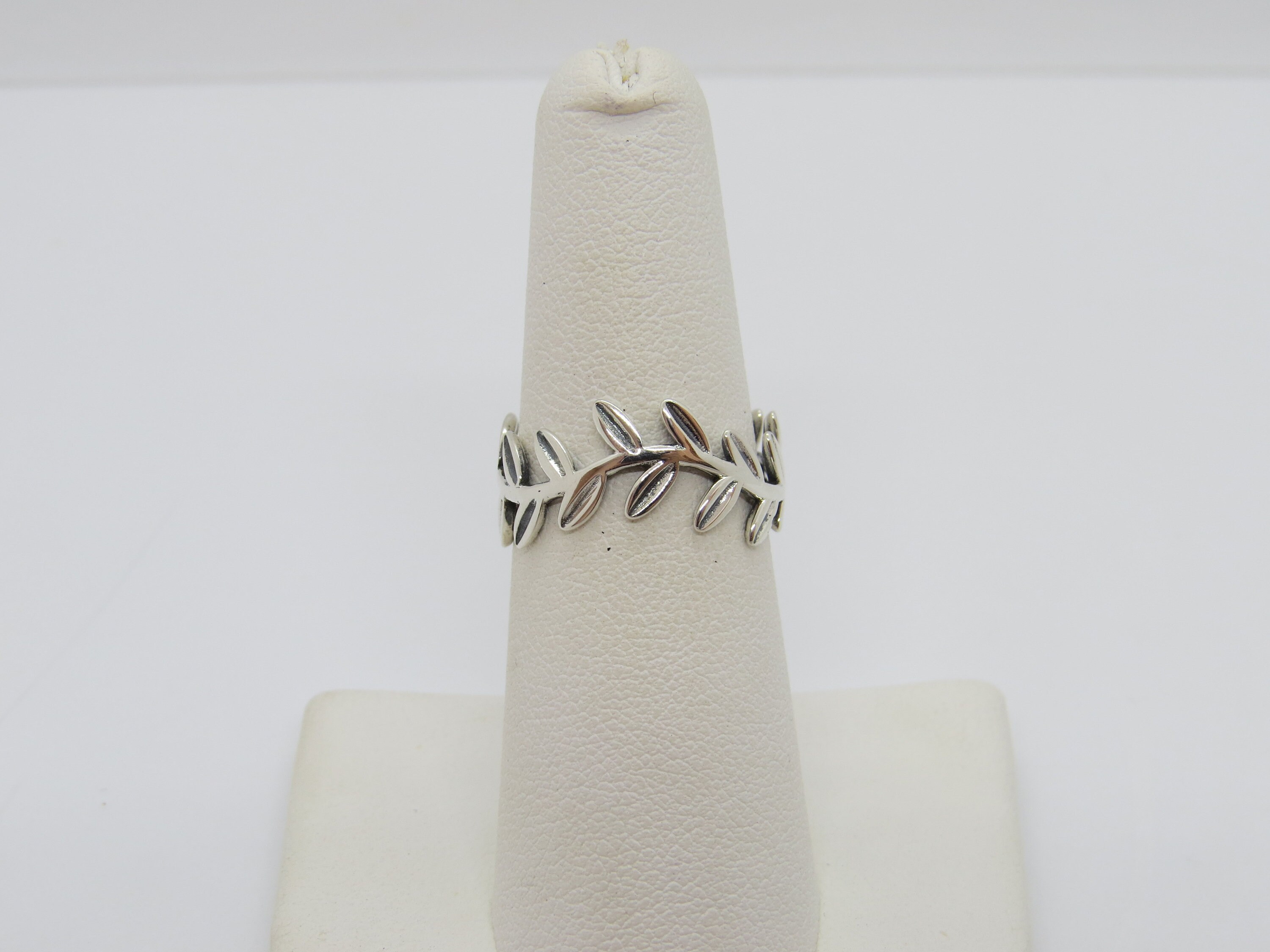 Antiqued Leaf Spinner Nature Ring - .925 Sterling Silver Band (Sizes 7-13)