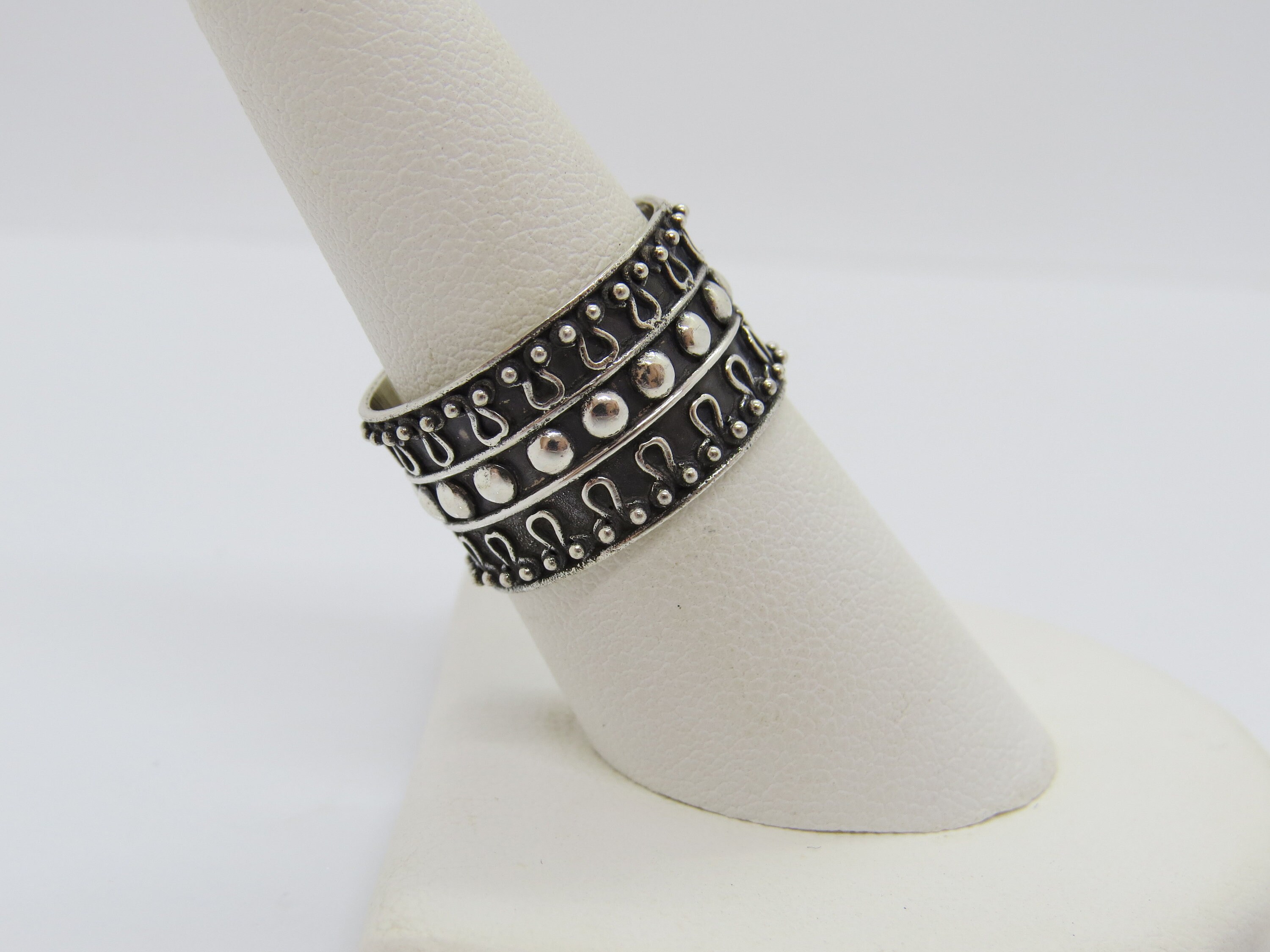 Vintage Bali Sterling Silver Band Ring Size 7