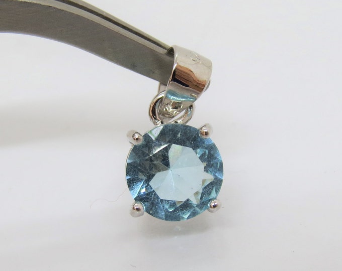 Vintage Sterling Silver Round Aquamarine Solitaire Pendant