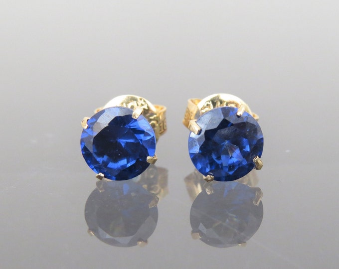 Vintage 18K Solid Yellow Gold 1.70ct Round cut Blue Sapphire Stud Earrings 6MM 7MM 8MM