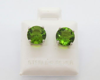 Vintage Sterling Silver Round cut Peridot Stud Earrings 7MM