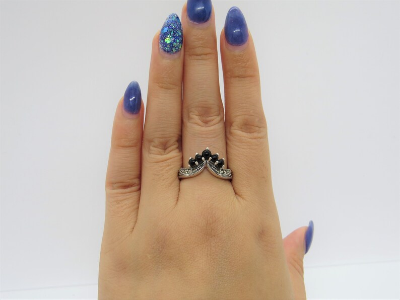 Vintage Sterling Silver Black Onyx /& Marcasite Pointed Ring Size 7