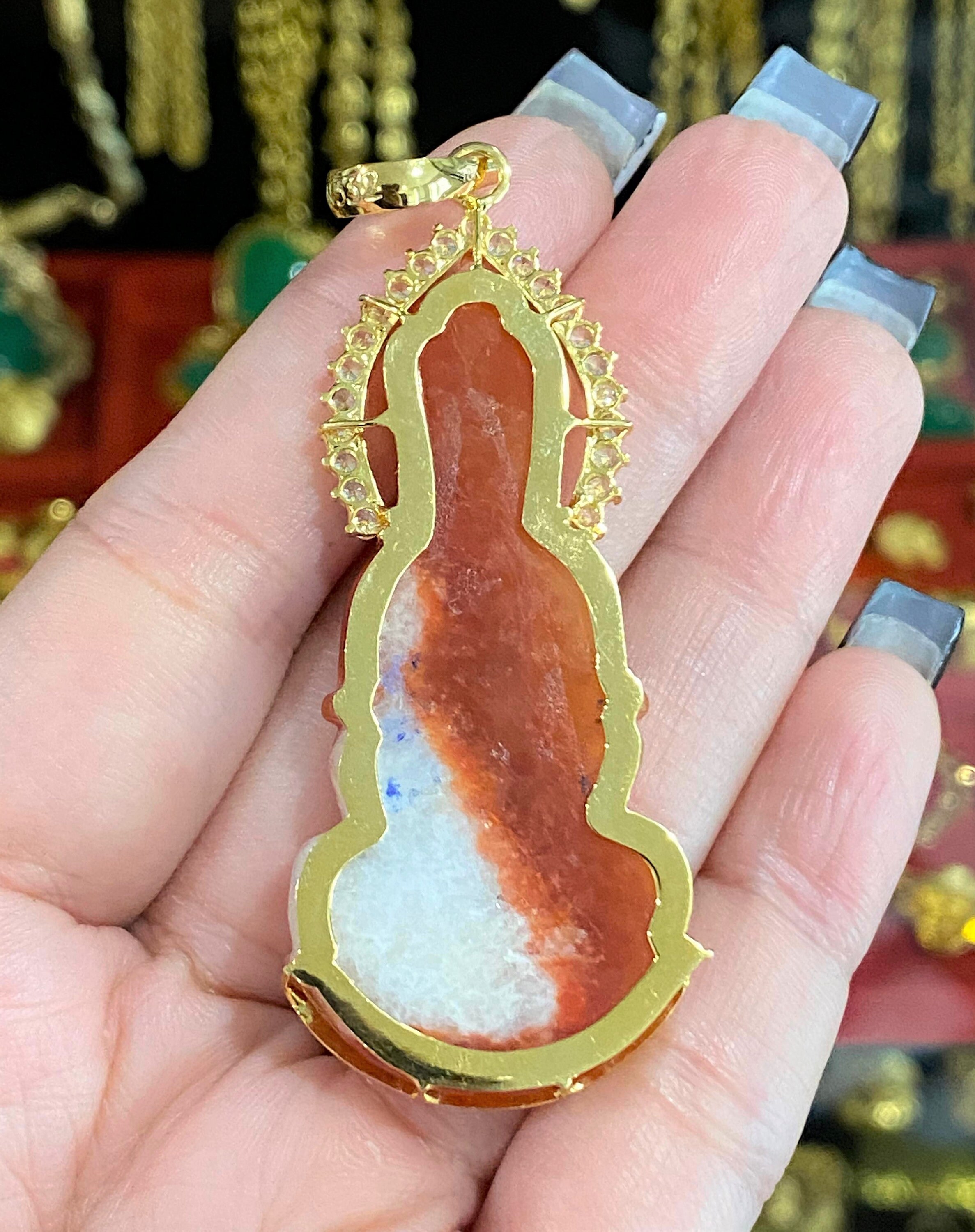 Vintage 18K Solid Yellow Gold Red Jade Jadeite Jade, White