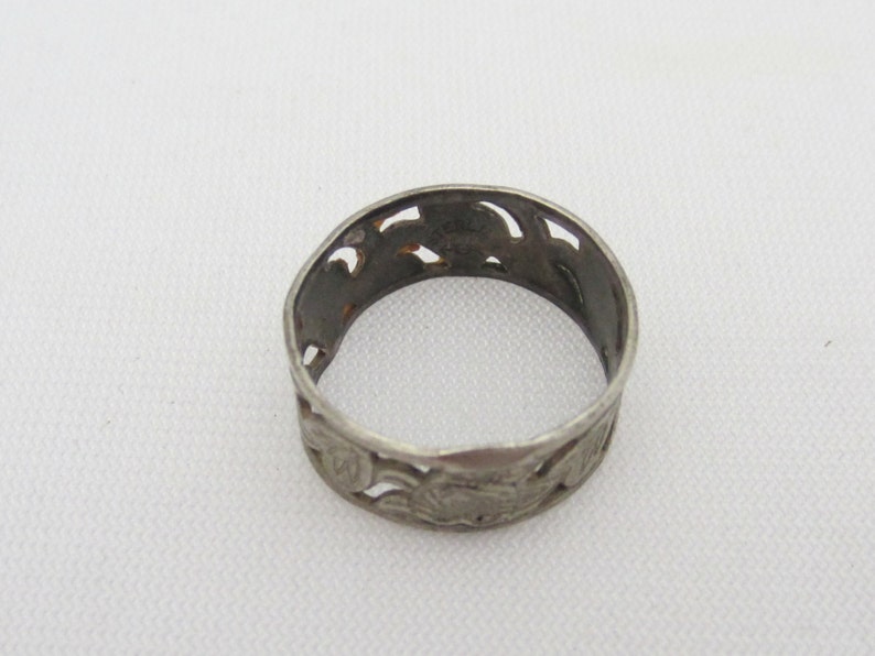 Antique Art Deco Sterling Silver Engraved Leaf Band Ring Size 6