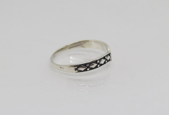 Vintage Sterling Silver V Shaped Ring Size 7 - image 4