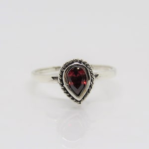 Vintage Sterling Silver Garnet Ring Size 4