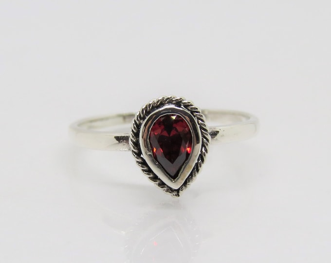 Vintage Sterling Silver Garnet Ring Size 4