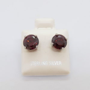 Vintage Sterling Silver Round cut Garnet Stud Earrings 8MM