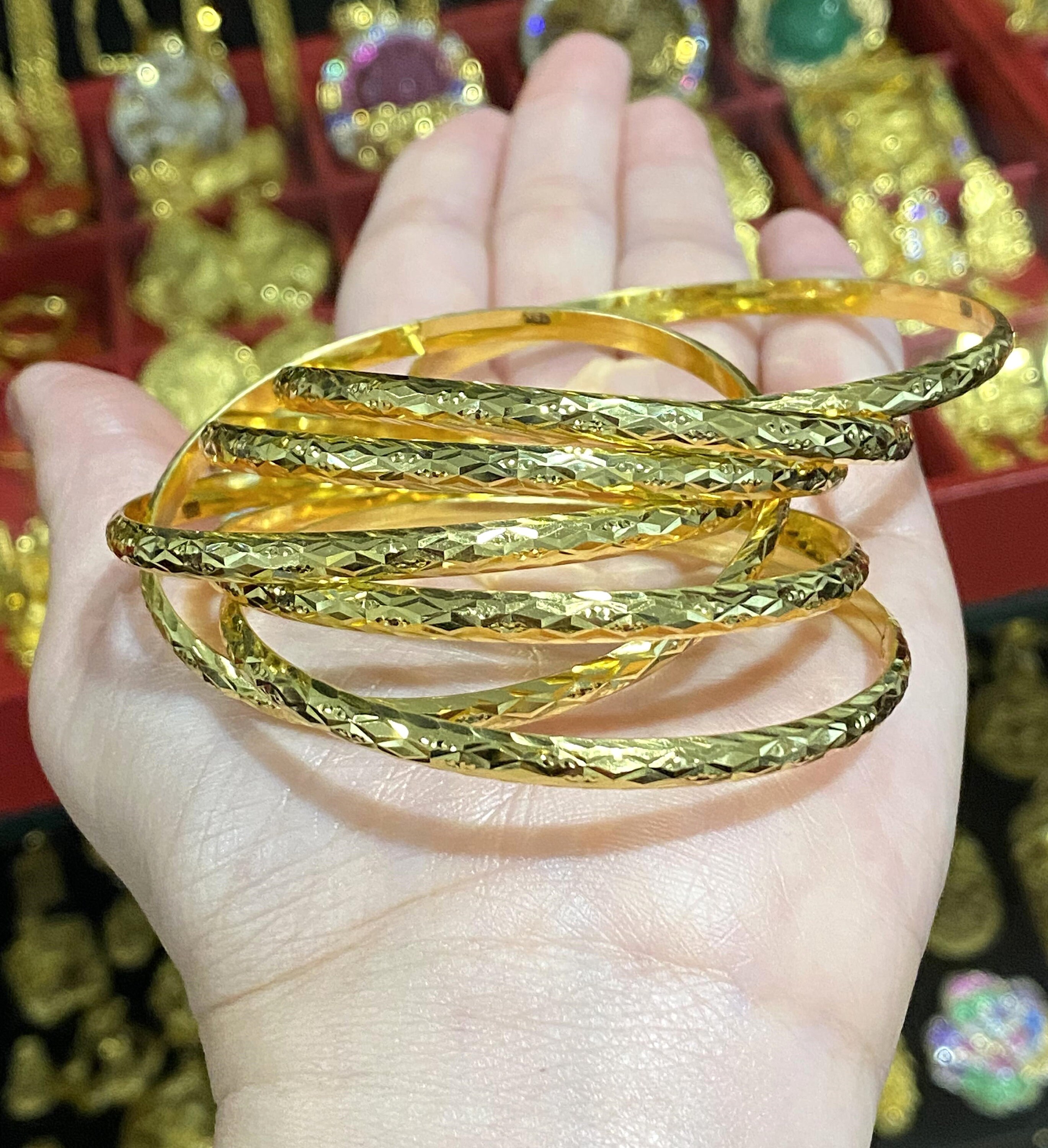 Vintage 18K Yellow Gold 7 Pieces Set Bangle Diamond Cut