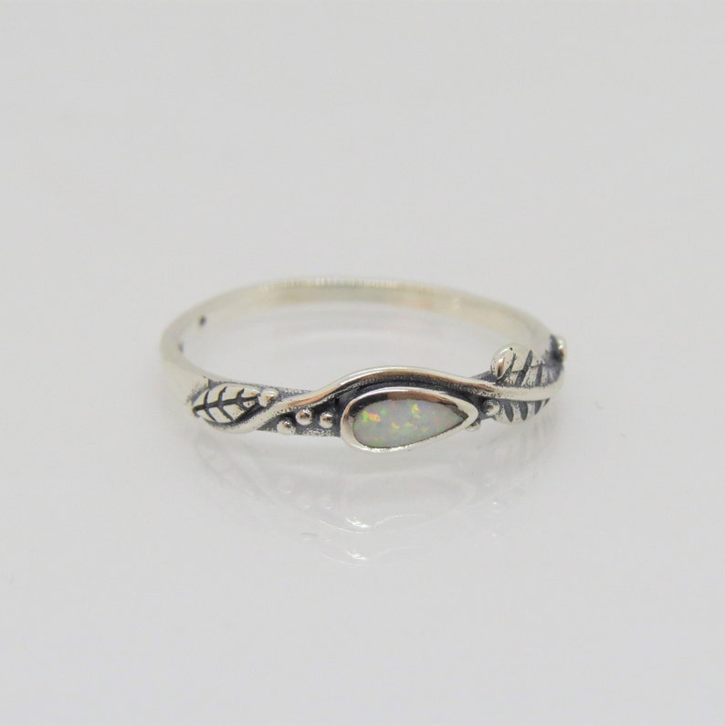 Vintage Sterling Silver White Opal Leaf Thin Band Ring Size 6 image 5