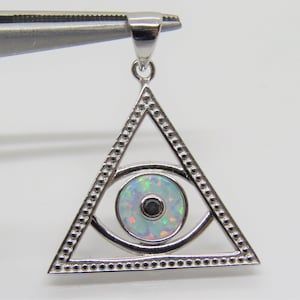 Vintage Sterling Silver White Opal Eye Pendant.
