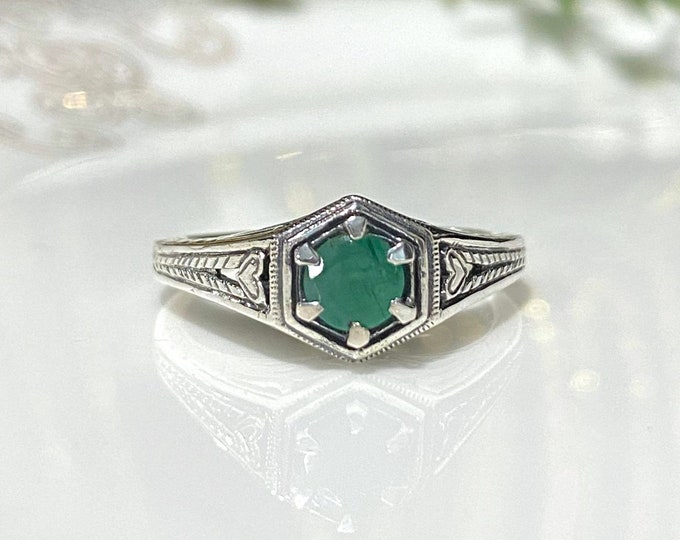 Vintage Sterling Silver Emerald Filigree Ring Size 8