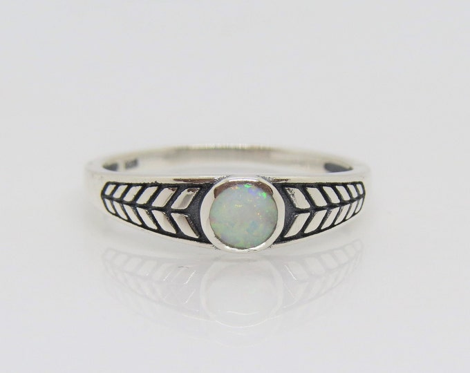 Vintage Sterling Silver White Opal Band Ring Size 7