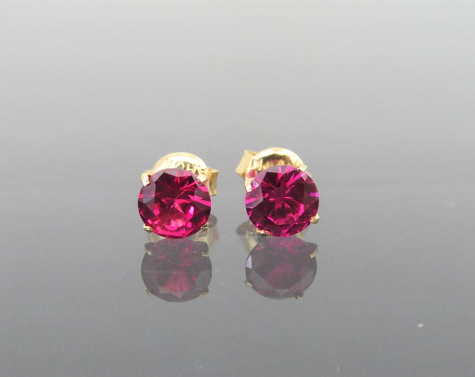 Vintage 18K Solid Yellow Gold Round cut Ruby Stud Earrings 4mm