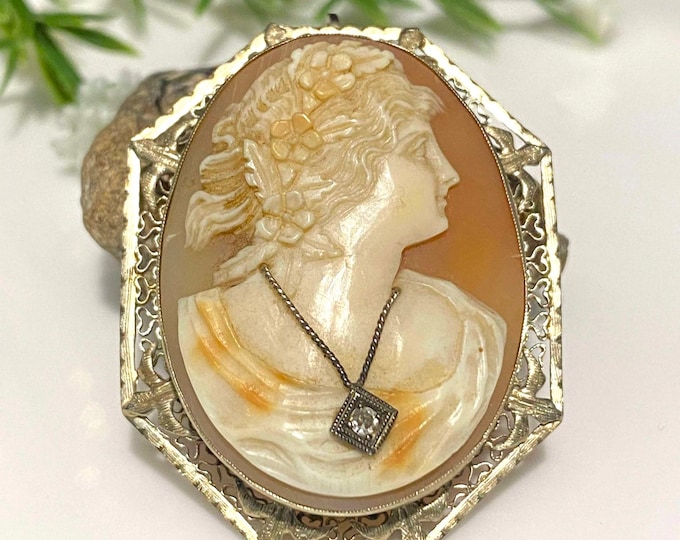 Vintage Victorian shell cameo brooch 14k gold Diamond.