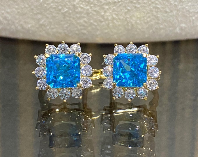 Vintage 15K 610 Solid Yellow Gold Blue Topaz & White Topaz Earrings.