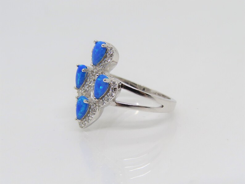 Vintage Sterling Silver Blue Opal /& White Topaz Ring Size 6