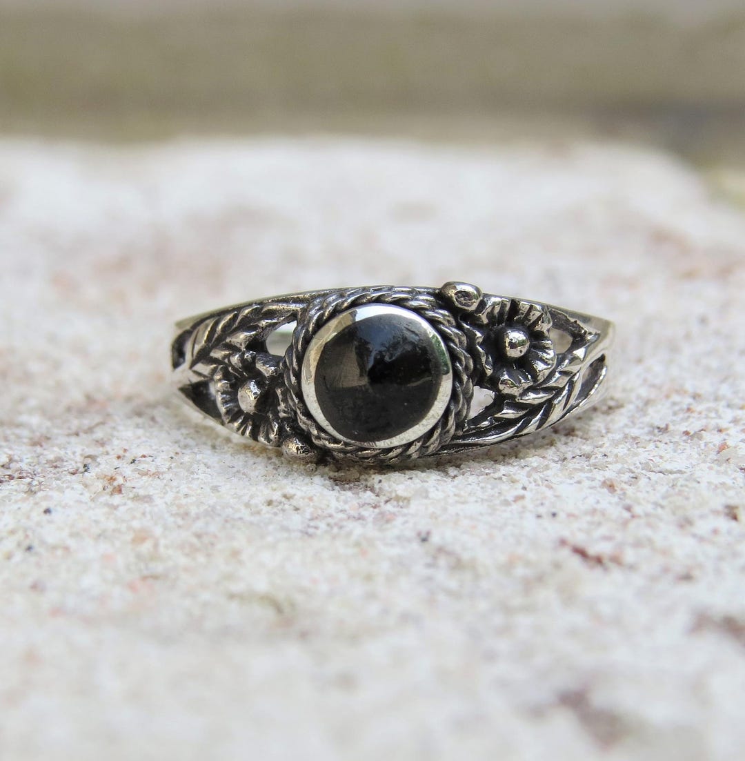 Black Velvet Women's Black Spinel Gemstone Ring
