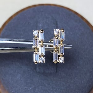 Vintage 14K Solid Yellow Gold White Sapphire Stud Earrings.