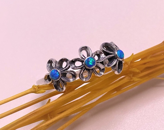 Vintage Sterling Silver Blue Opal Flowers Ring.
