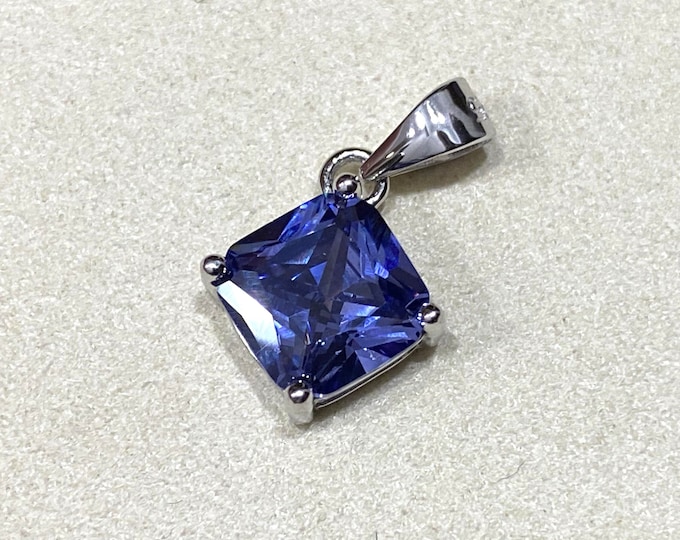 Sterling Silver Princess cut Tanzanite Pendant 8MM