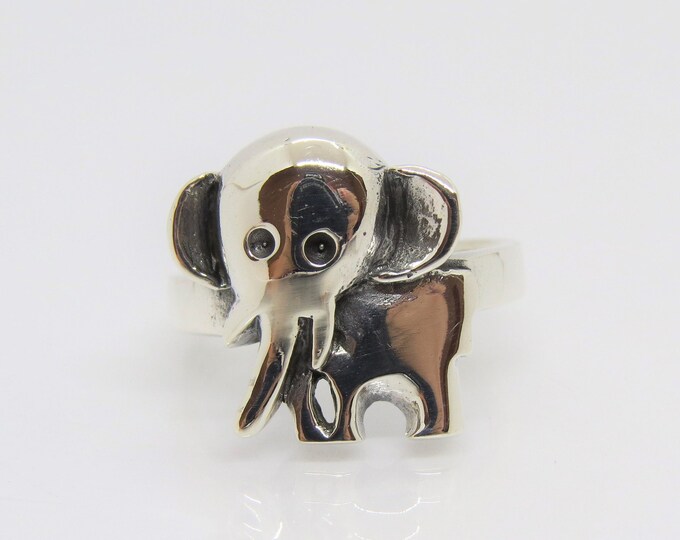 Vintage Sterling Silver Elephant Ring Size 7